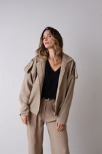 Jaqueta Viral Crepe Patou  - Areia