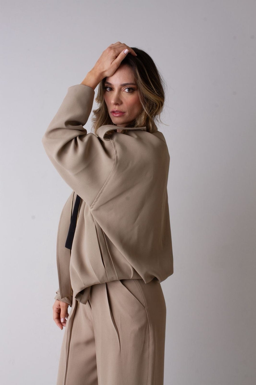 Jaqueta Viral Crepe Patou  - Areia
